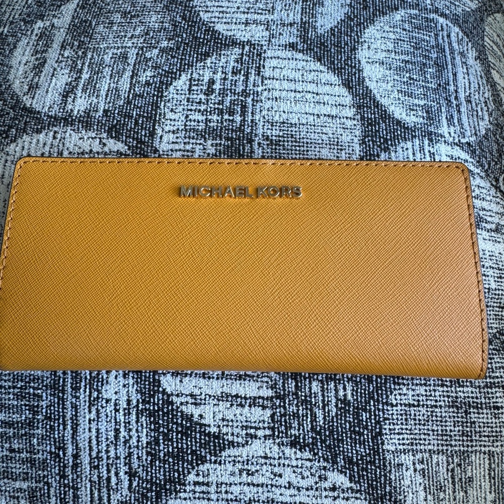 Michael Kors Jet Set Wallet